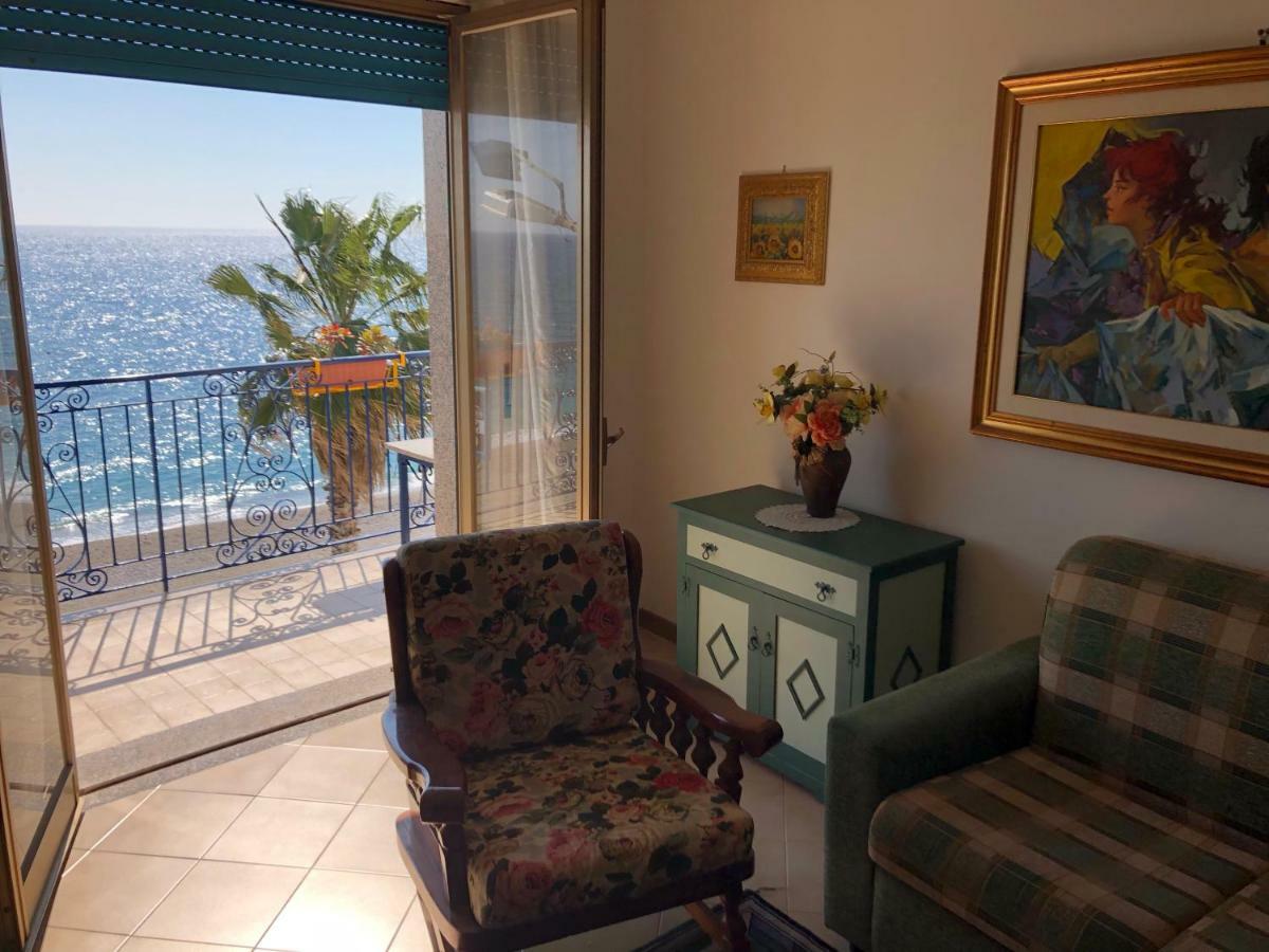 Locazione Turistica F.G. Rando Letojanni Exterior foto