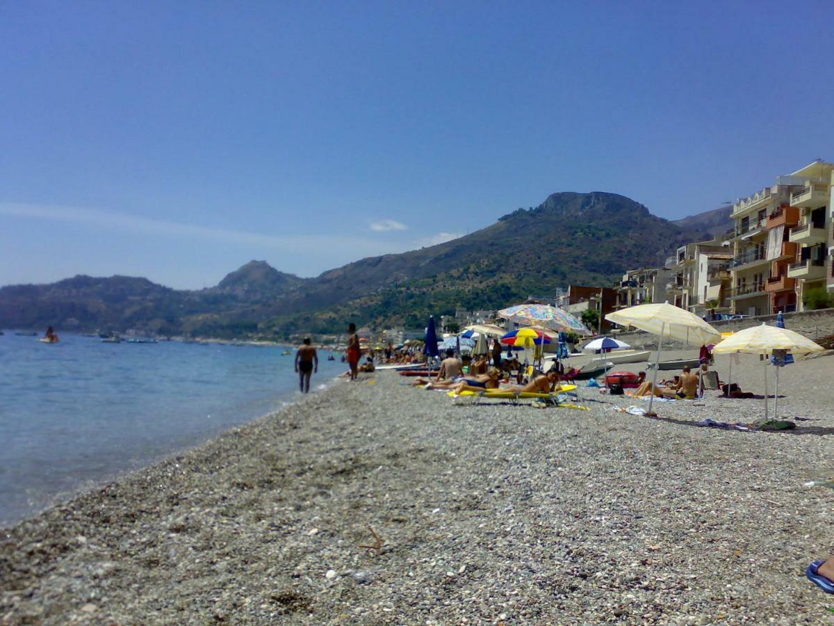 Locazione Turistica F.G. Rando Letojanni Exterior foto
